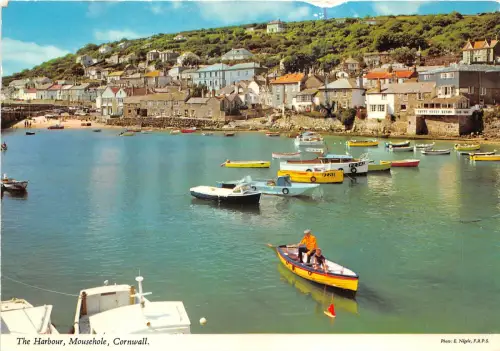 uk48811 the harbour mausehole cornwall uk