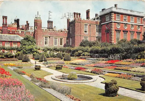 uk45993 hampton court palace middlesex uk