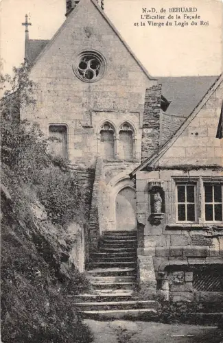 BF7736 N d de behuard l escalier de la facade france Frankreich