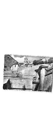 BR57359 Briancon la porte d embrun les remparts Vaubanet la collegiale France