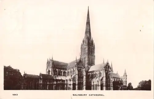 uk31903 salisbury cathedral real photo uk