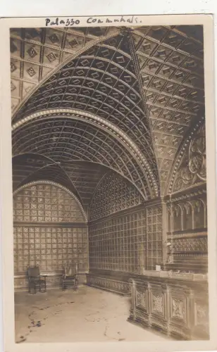 BF32263 palazzo comunale perugia sala del collegio italy front/back image