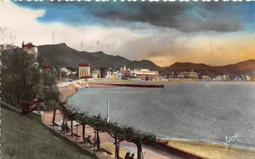 BR9423 St jean de Luz La bale et la Rhune france