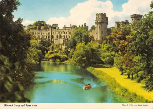 BR83608 warwick castle and river avon uk