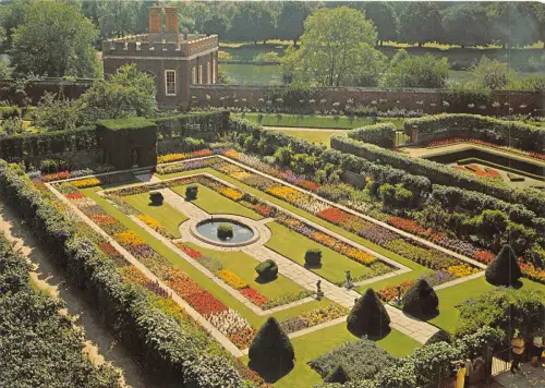 uk44870 hampton court palace middlesex uk