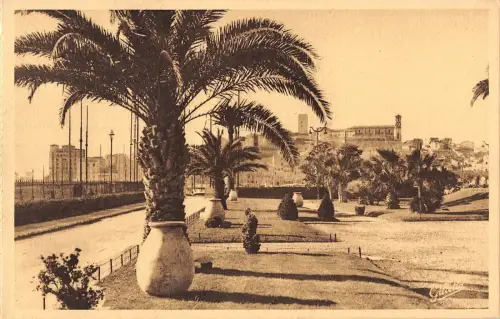 BR72922 les jardins cannes france