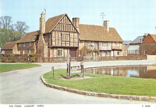 uk6444 the pond aldbury herts uk