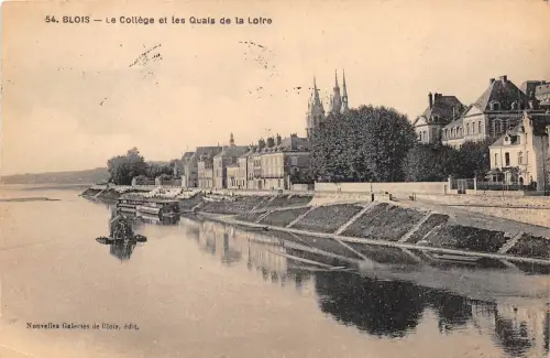 BF4870 blois le college et les quais de la loire france