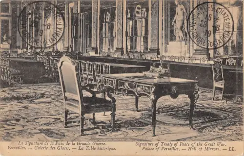 BR72123 la table historique versailles france