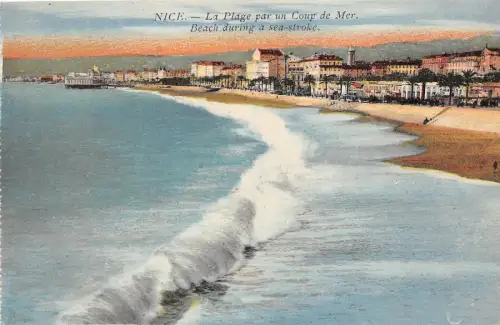 B83058 nice la plage par un coup de mer france