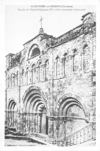 BR29185 Fassade de l Eglise st jaques Aubeterre sur Dronne france