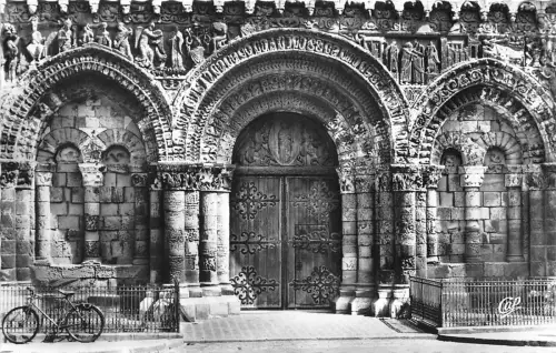 BG8193 bike poitiers porche central de notre dame la garde france CPSM 14x9cm