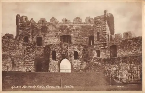 uk20438 queen eleanors gate carnarvon castle wales real photo uk