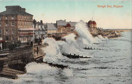 uk18855 rough sea bognor uk