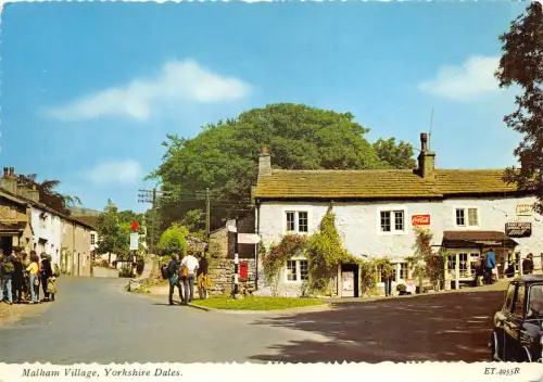 uk50416 malham village yorkshire dales uk