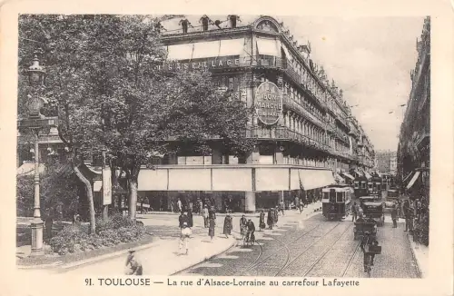 BR72343 toulouse la rue d alsace lorraine au carrefour traway tram bike france