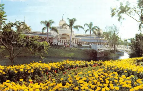 B99067 The Crystal Palace Restaurant Disney