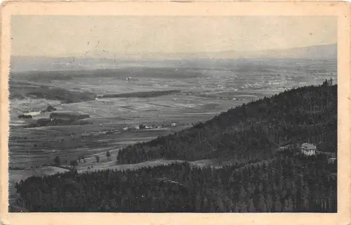 BT2415 Panorama ze zviciny k laznim ku labske prehrade v tesnove Tschechien