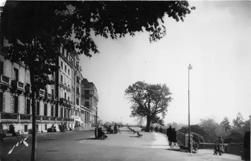 BR11420 Pau Le boulevard des Pyrenees Echtfoto Frankreich
