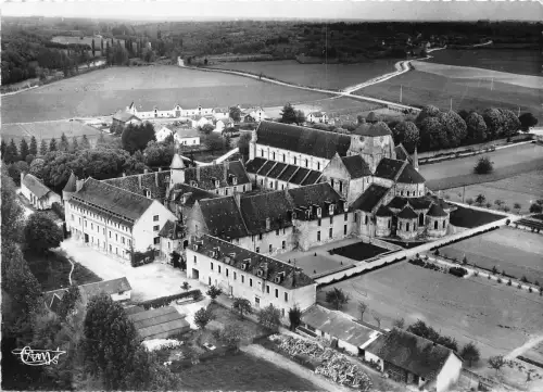BR19705 L Abbaye Fontgombault Frankreich