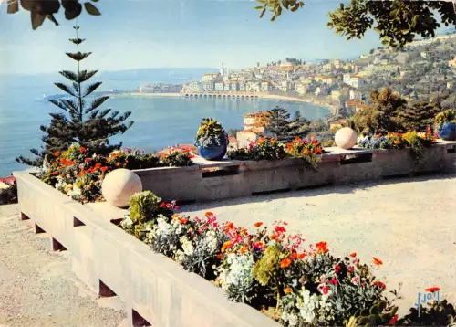 BR49236 Le port et la vieille ville Menton Frankreich