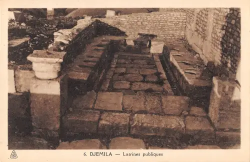 BR46186 Latrines publiques Djemila Algerien