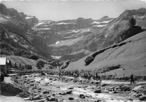 BG2740 gavarnie le cirque et la route CPSM 14x9,5cm Frankreich