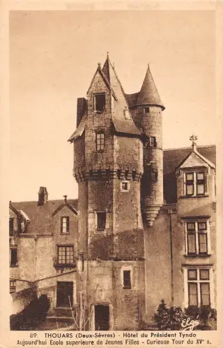 BF5164 thouars deux sevres hotel du president tyndo france Frankreich