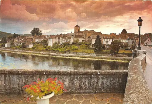 BR77136 argentat au bord de la dordogne france