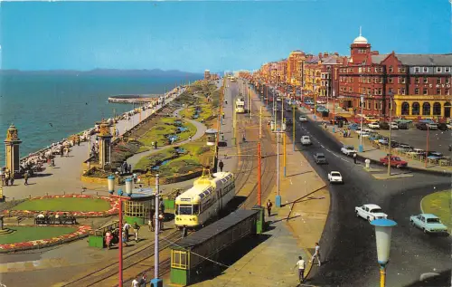 uk8793 north pormenade and gynn gardens blackpool uk