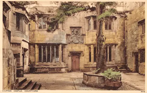 uk22440 courard skipton castle uk