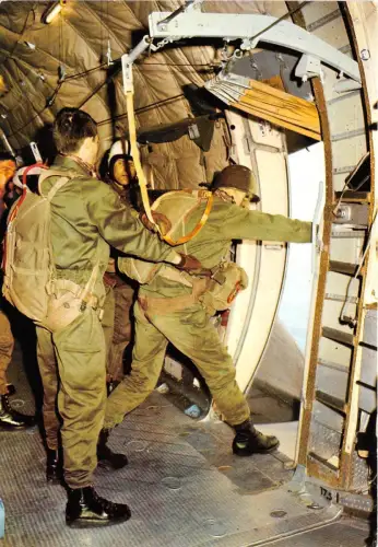 B57925 Fallschirmspringer Fallschirmjäger En Position Go