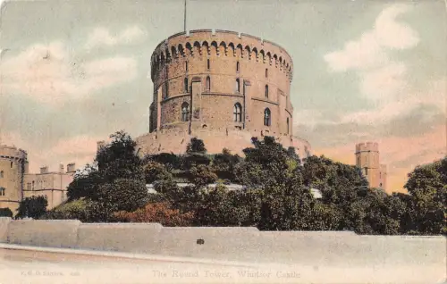 uk26775 round tower windsor castle uk