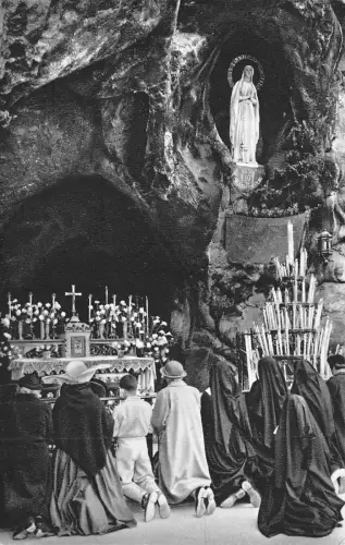 BR42625 La grotte miraculeuse Lourdes Frankreich