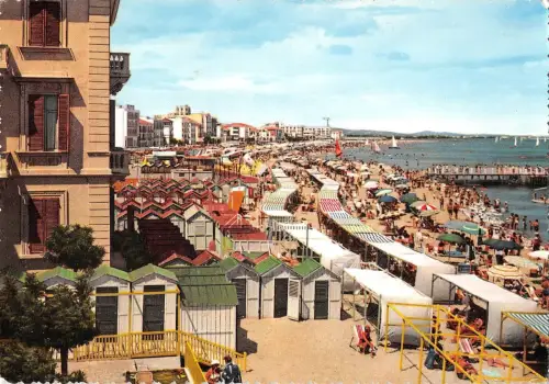 BT2876 Cattolica la plage rianie Italien