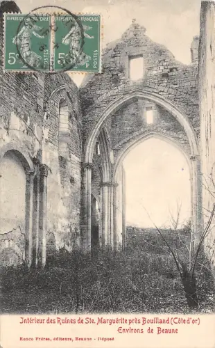 BF3907 interieur des ruines de ste marguer beuane france