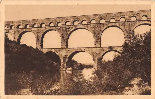BF9355 nimes gard le pont du gard france Frankreich