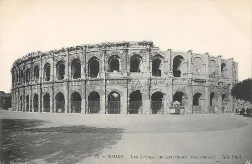 B106018 Frankreich Nimes Les Arenes, Rue Exterieure Cote sud-est