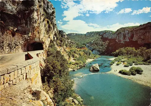 BR26514 LEs gortges de l Ardenche la route du point d Arc France