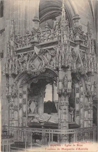 BF3312 bourg eglise de breou tombeau de marguerite france