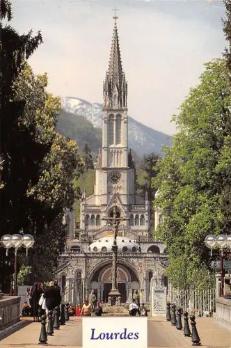 B108658 Frankreich Lourdes Die Basilika La Basilique Echtfoto UK