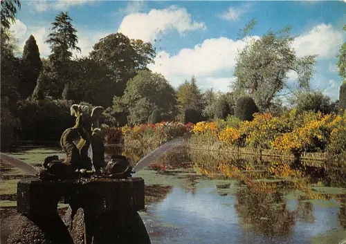 uk45744 long pond forde abbey chard somerset uk