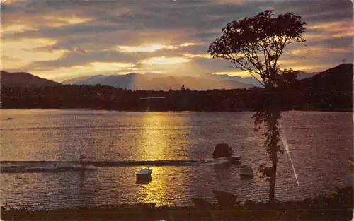 uk10932 sunset lake windermere uk