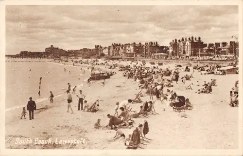 uk13 South beach Lowestoft Echtfoto UK