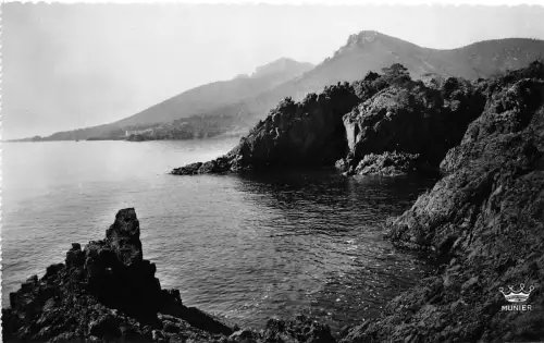 BR19461 La corniche d Or rochers du trayas france