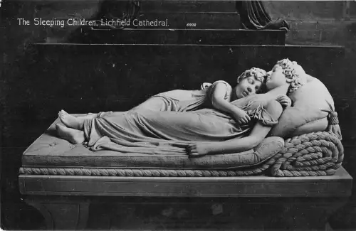 uk31910 schlafendes Kind Lichfield Kathedrale Echtfoto UK
