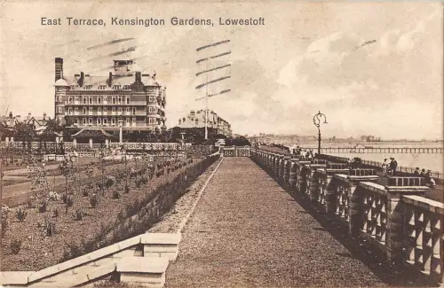 uk17704 east terrace kensington gardens loweroft real photo uk