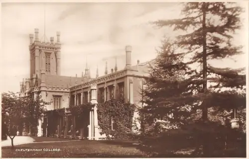 BR80158 Cheltenham College Echtfoto UK