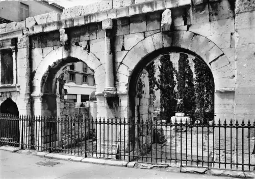 BR7756 Nimes La Porte d Auguste Frankreich