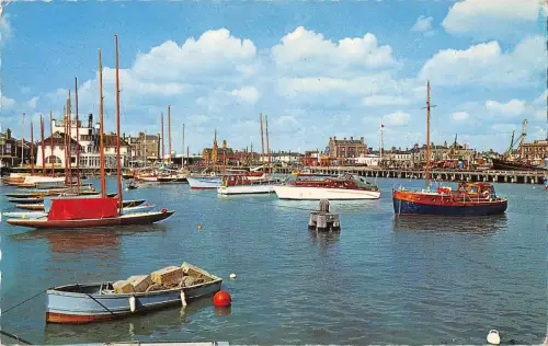 uk9012 yacht basin loweroft uk